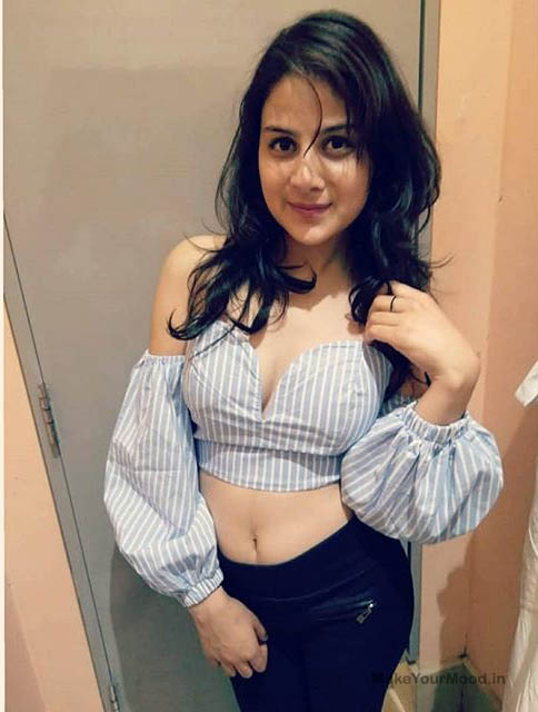 Priya cute indian escort showing breasts