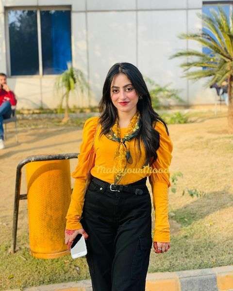 Mehar Indian escorts in Delhi from Kashmir (4)